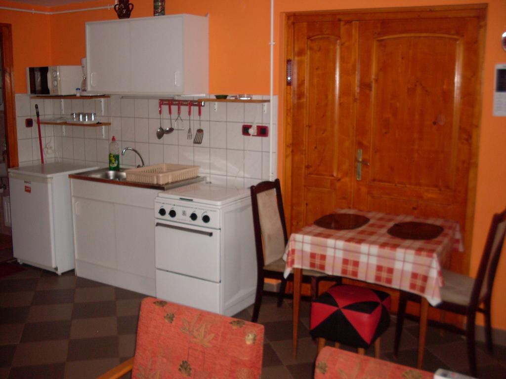 Lala Apartmanok Balatonboglár Buitenkant foto