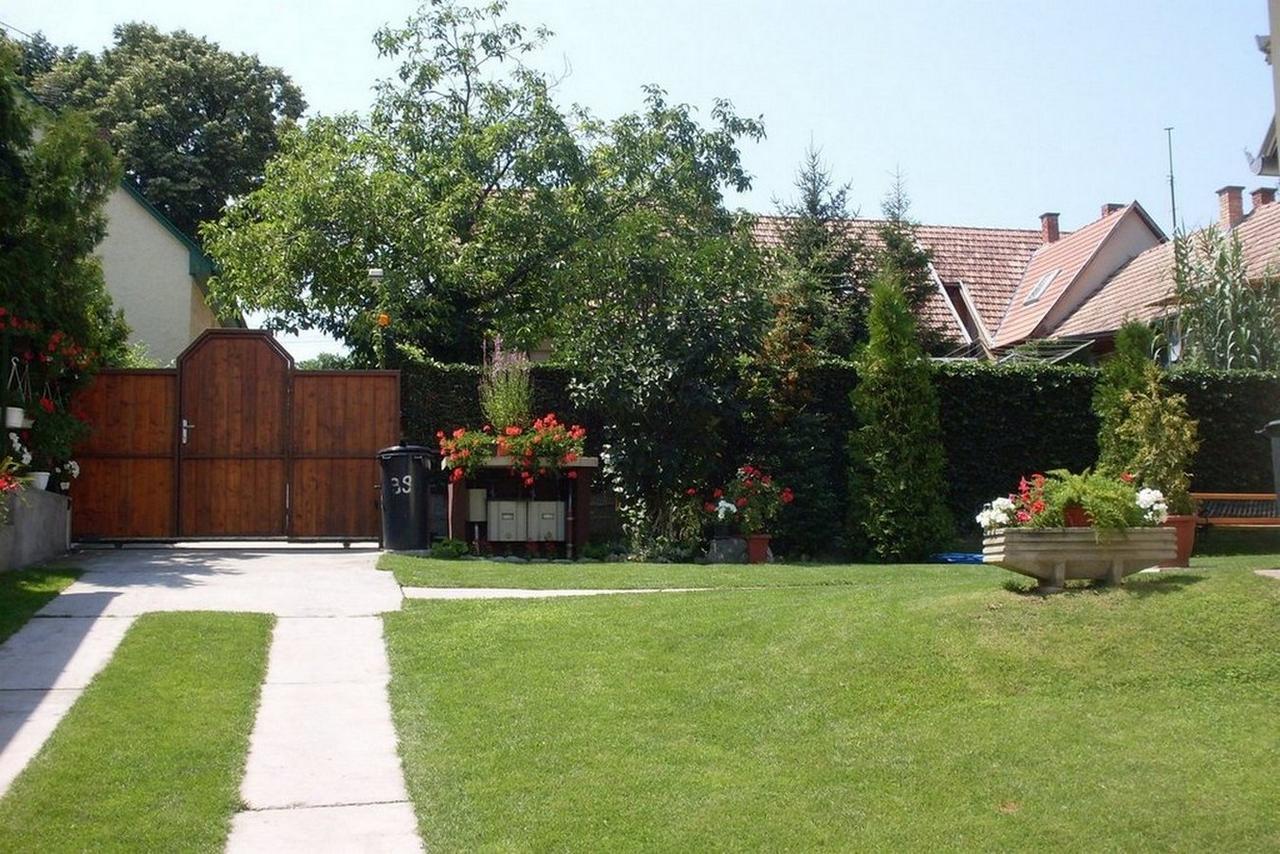 Lala Apartmanok Balatonboglár Buitenkant foto