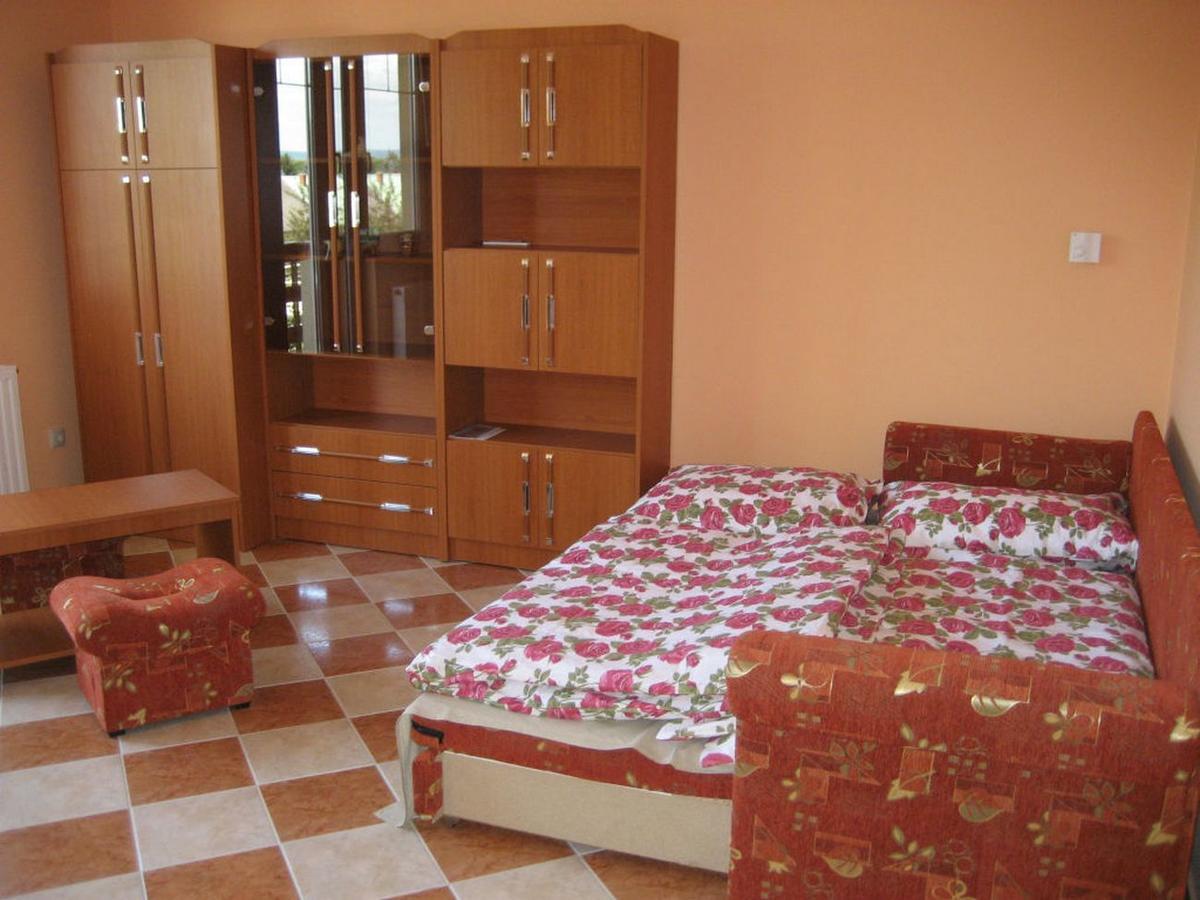 Lala Apartmanok Balatonboglár Buitenkant foto