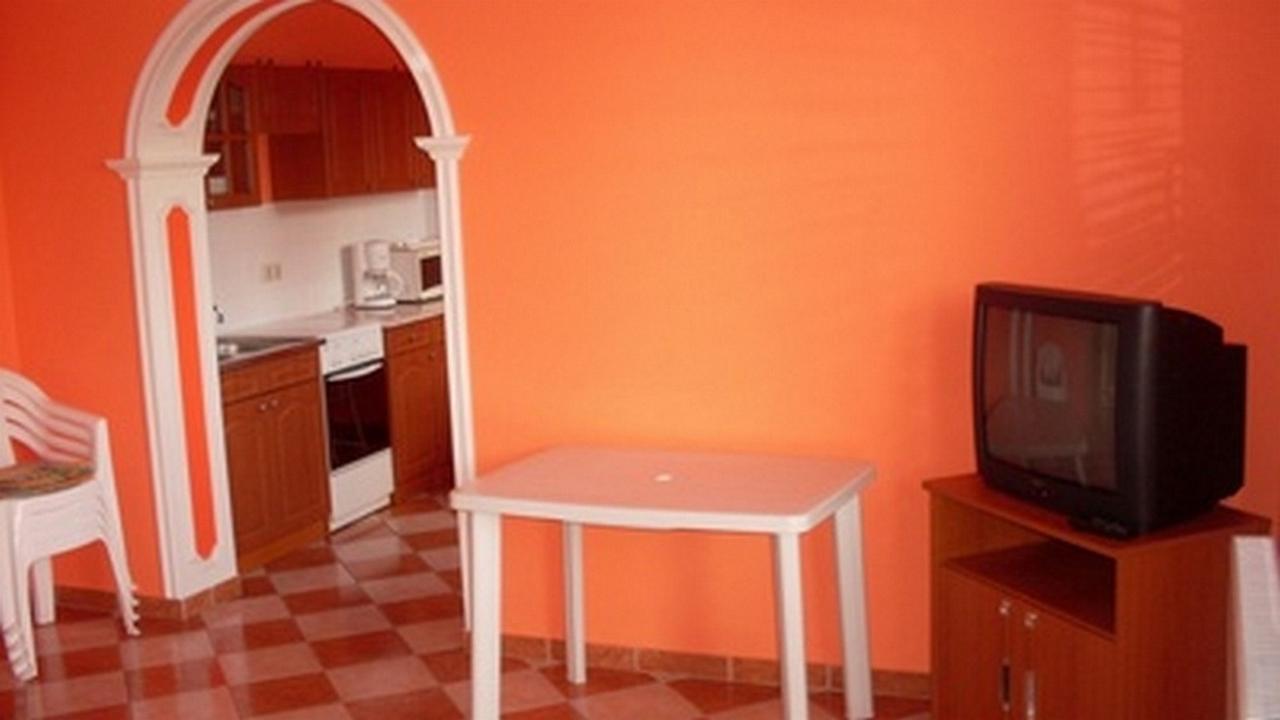 Lala Apartmanok Balatonboglár Buitenkant foto
