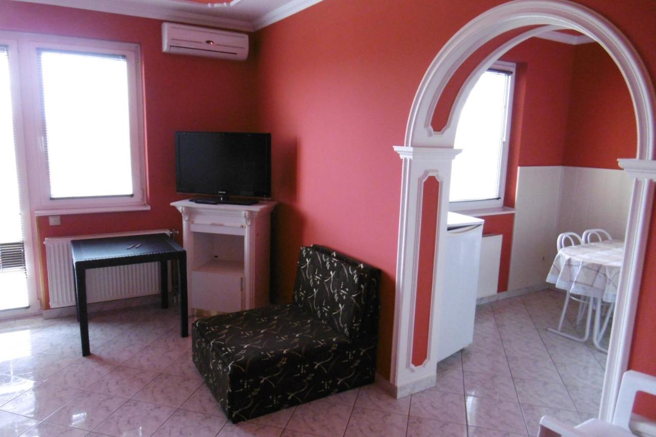 Lala Apartmanok Balatonboglár Buitenkant foto
